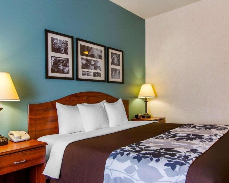 Sleep Inn & Suites 4
