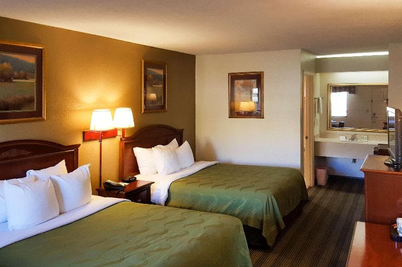 Quality Inn Mobile photo 1