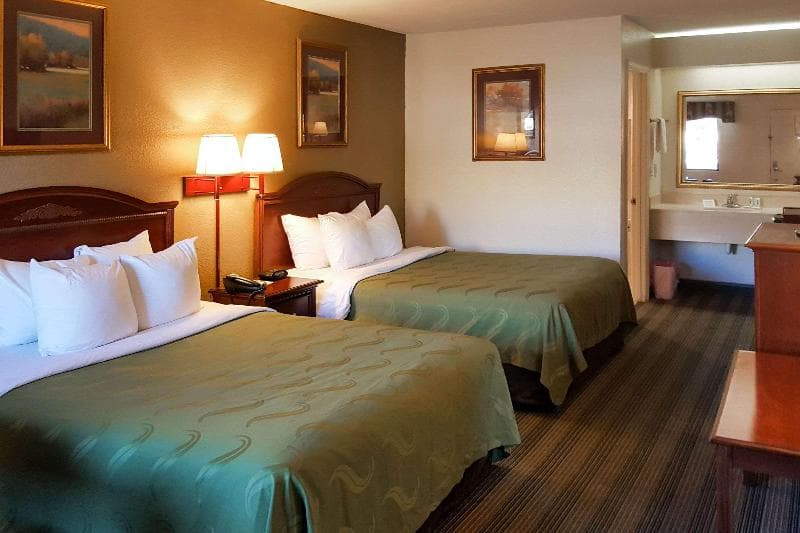 Quality Inn Mobile 3