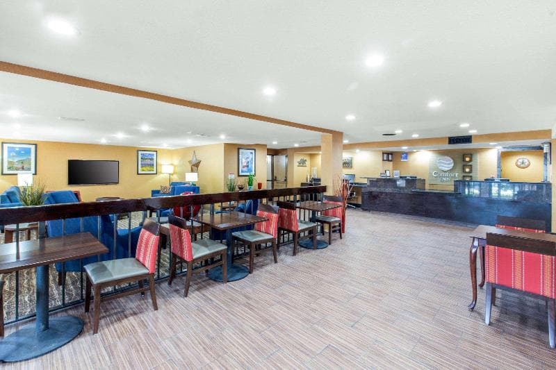 Comfort Inn 4