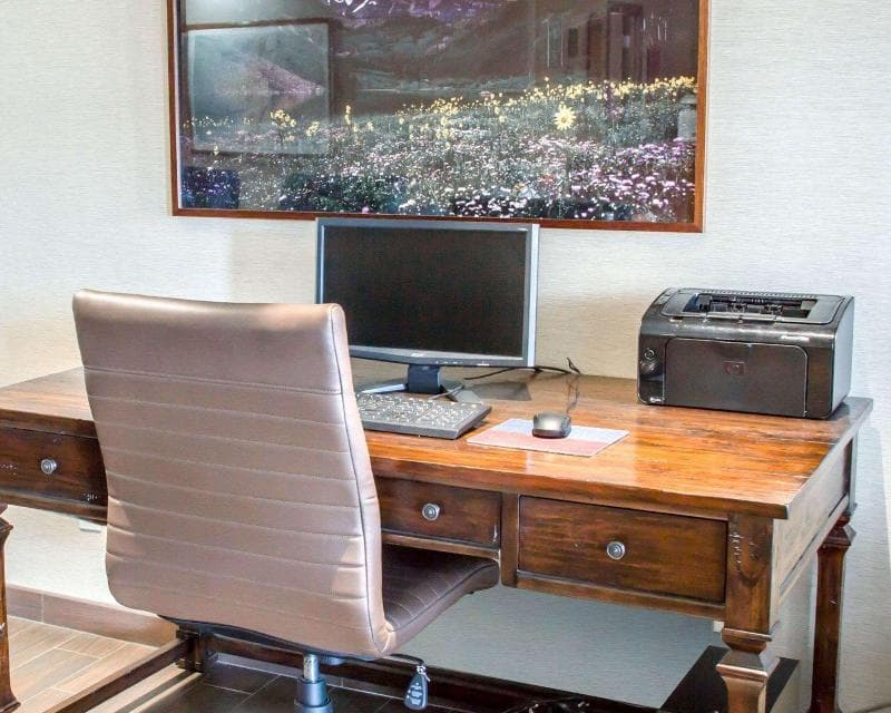 Comfort Inn & Suites photo 1