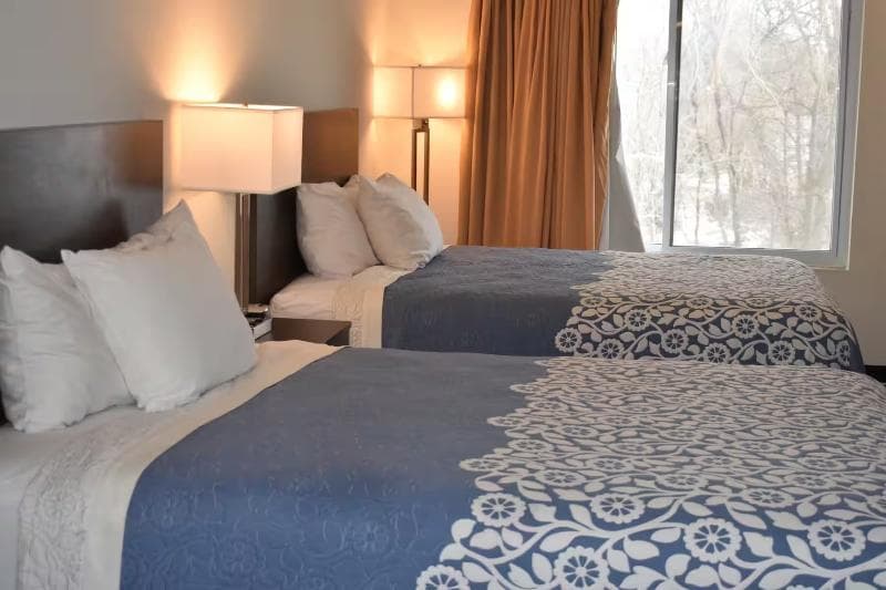Super 8 by Wyndham Grand Island South 5