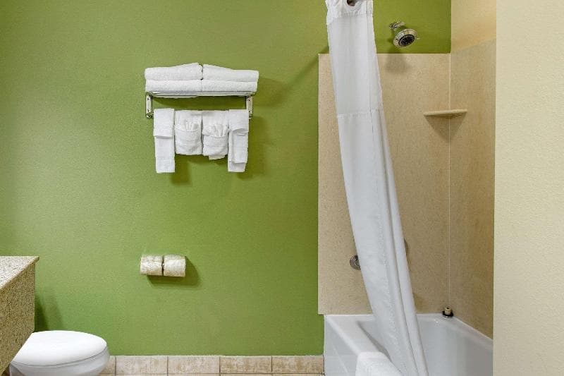 Sleep Inn & Suites 3
