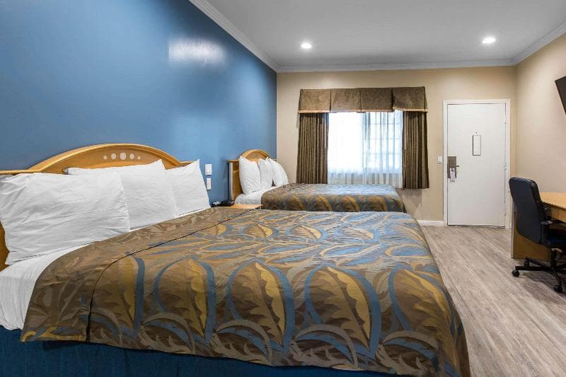 Rodeway Inn Escondido 2