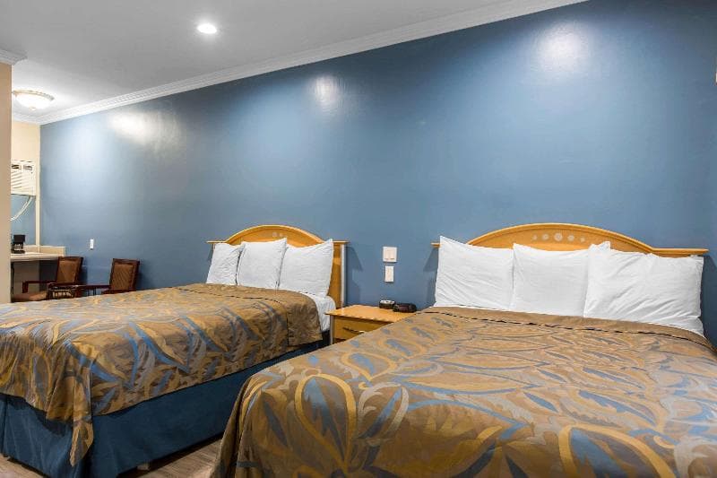 Rodeway Inn Escondido 4