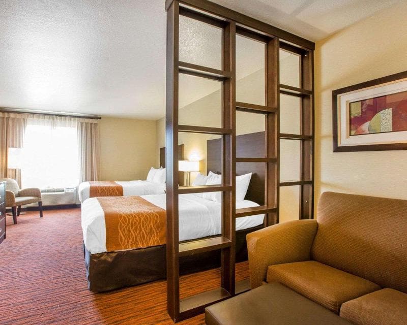 Comfort Suites 3