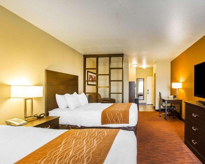 Comfort Suites 4