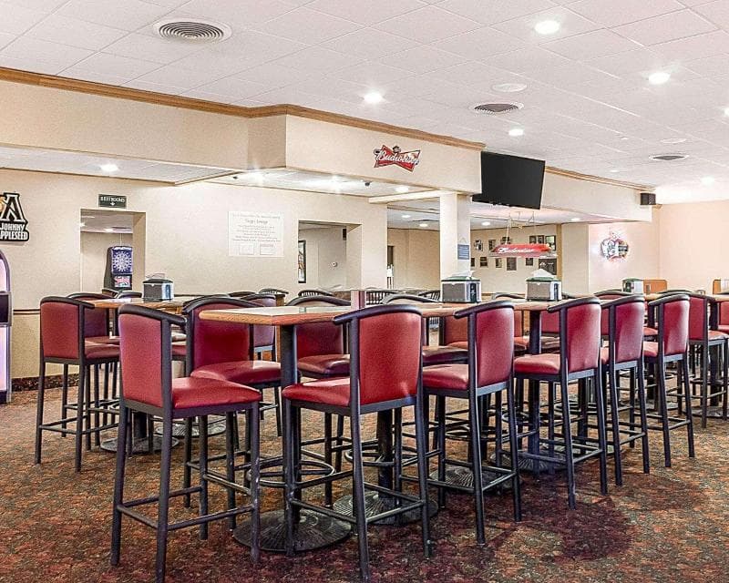 Baymont by Wyndham Jamestown Conference Center & Water Park 4
