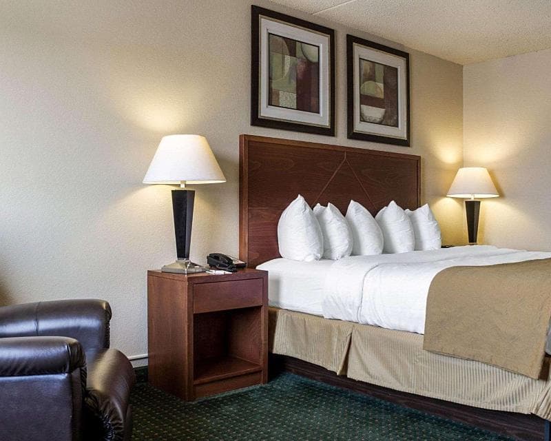 Baymont by Wyndham Jamestown Conference Center & Water Park 3