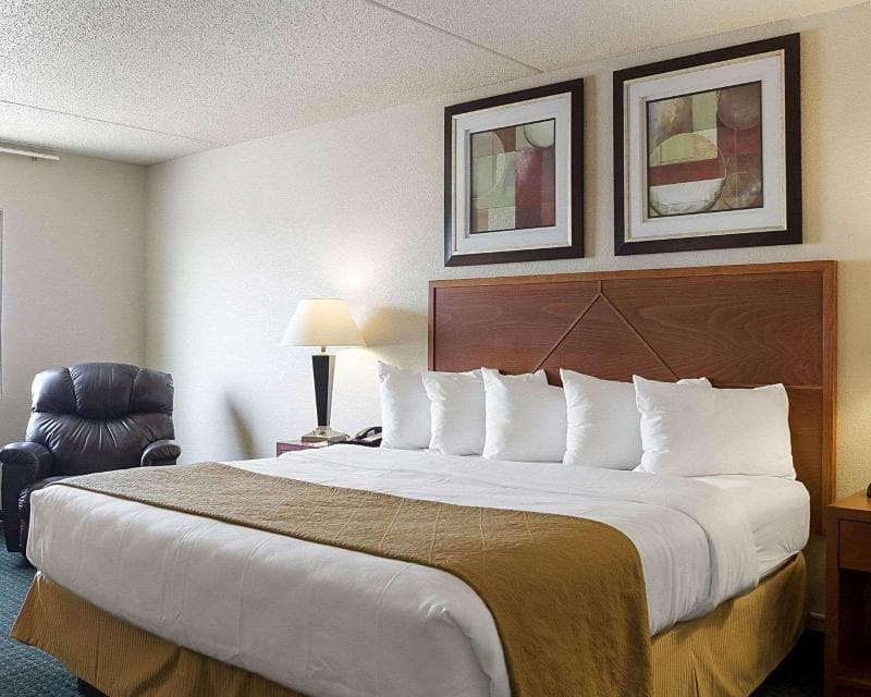 Baymont by Wyndham Jamestown Conference Center & Water Park 5