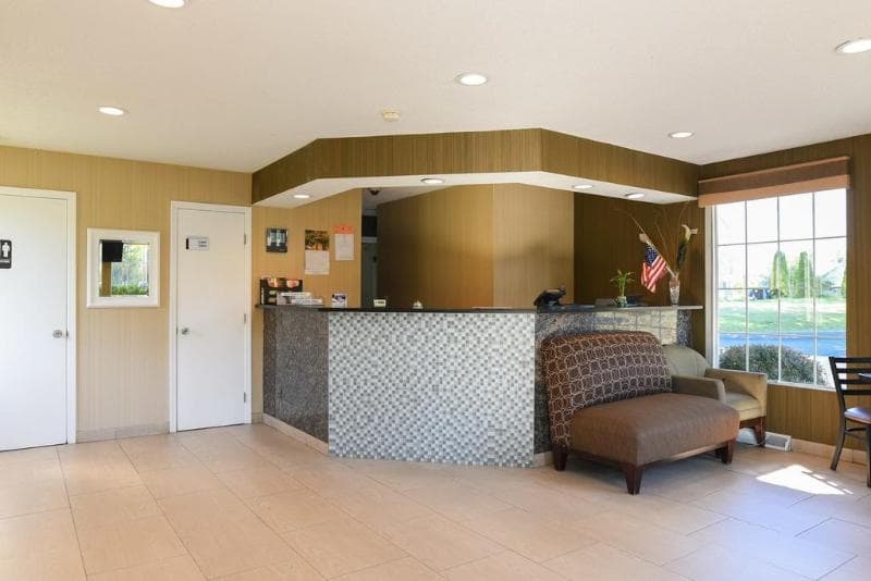 Capital Inn & Suites 4