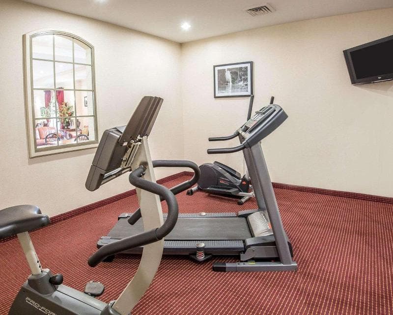 Econo Lodge Inn And Suites Beaumont photo 1