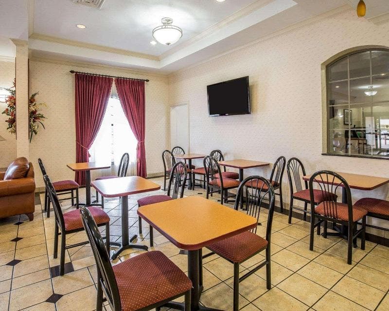 Econo Lodge Inn And Suites Beaumont 3
