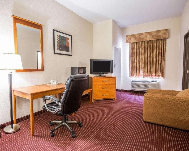 Econo Lodge Inn And Suites Beaumont 5