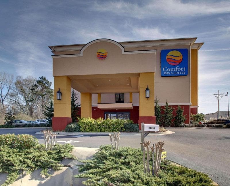 Comfort Inn & Suites 2