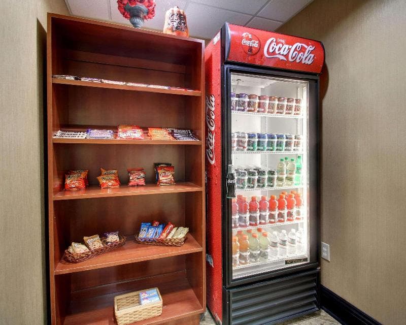 Comfort Inn & Suites 3