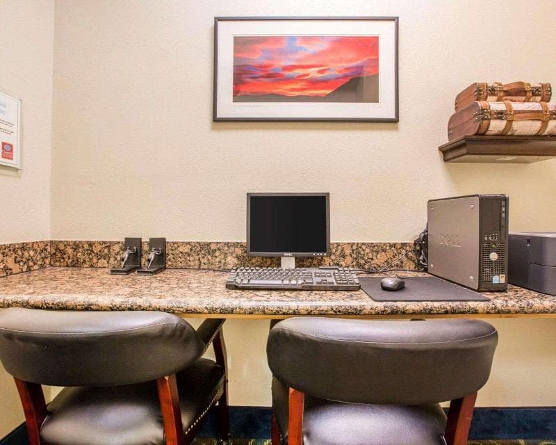 Comfort Suites 1