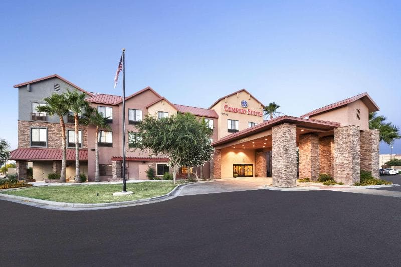 Comfort Suites 4