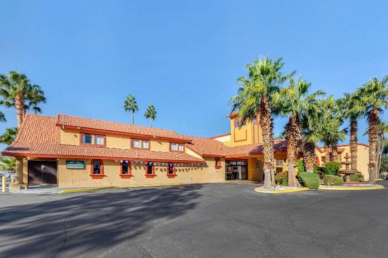 Quality Inn & Suites Goodyear - Phoenix West photo 1