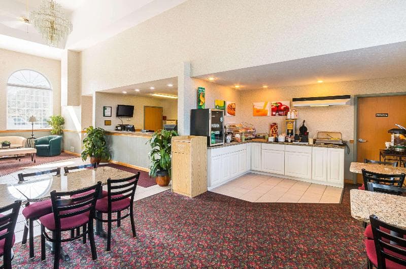 Quality Inn Weston 5