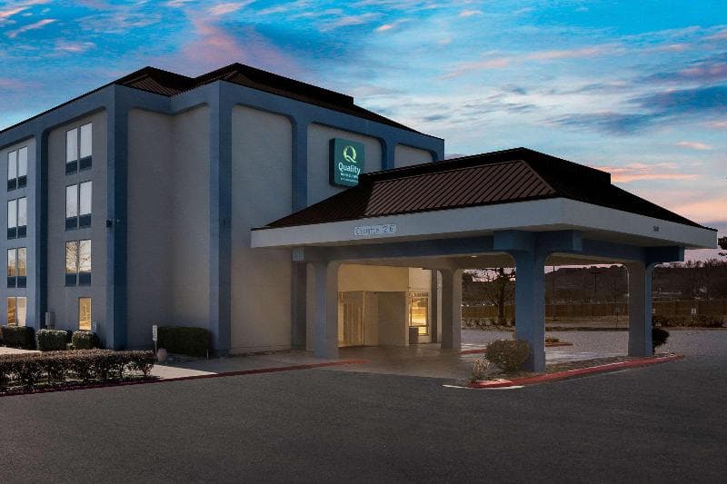 Quality Inn 4
