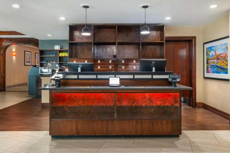 Best Western Premier Kansas City Sports Complex Hotel 5