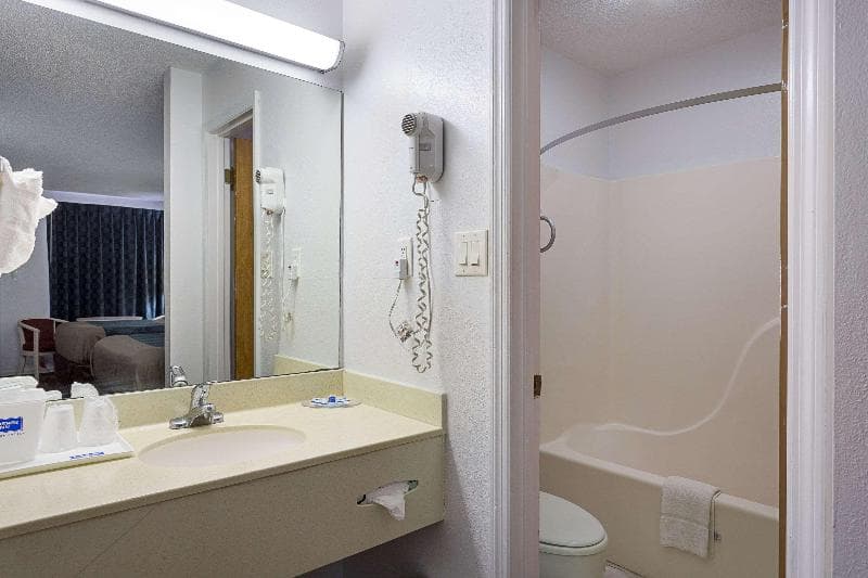 Rodeway Inn Lake City 5