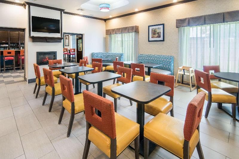 Clarion Inn & Suites Weatherford 4