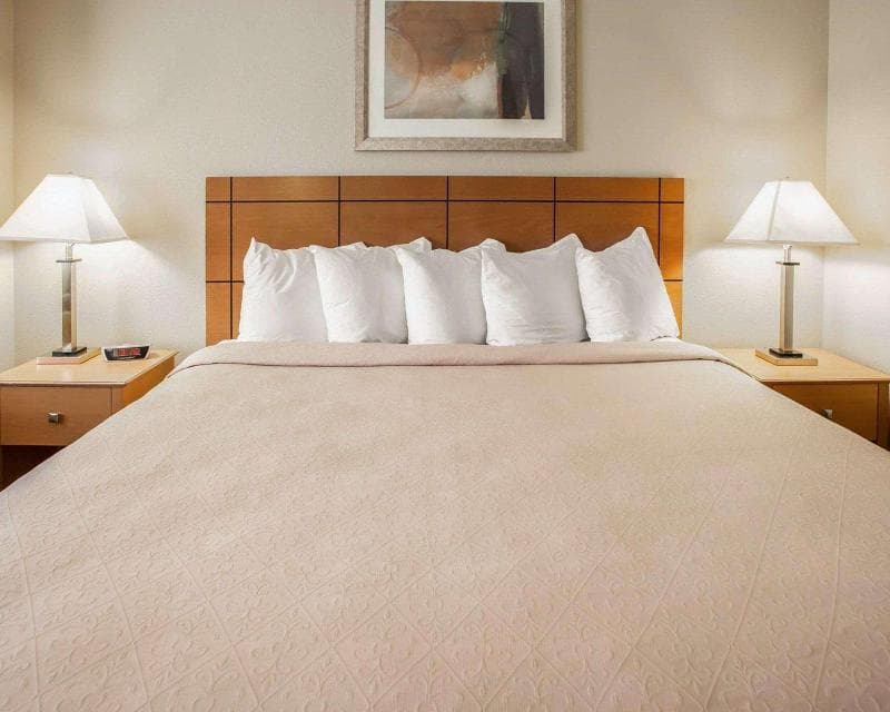 Quality Inn Of Forsyth 2