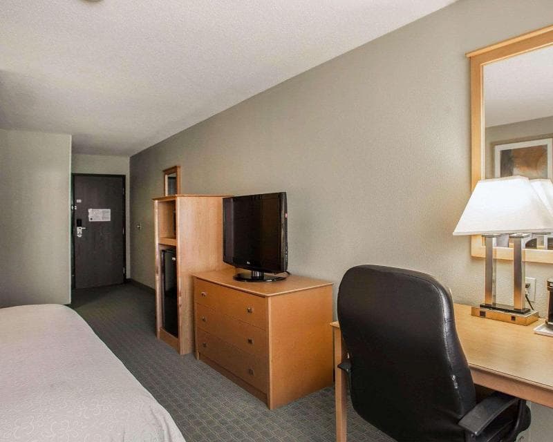 Quality Inn Of Forsyth 4