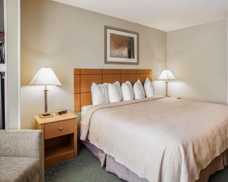 Quality Inn Of Forsyth 5