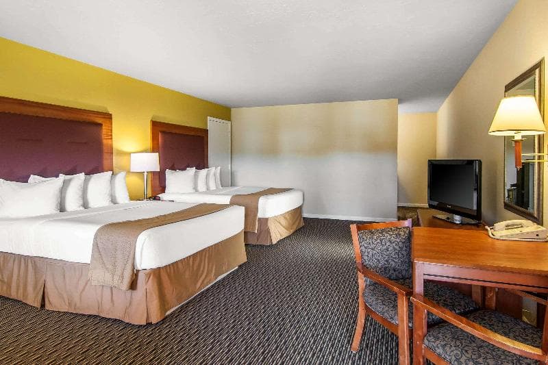 Quality Inn & Suites at Coos Bay 3