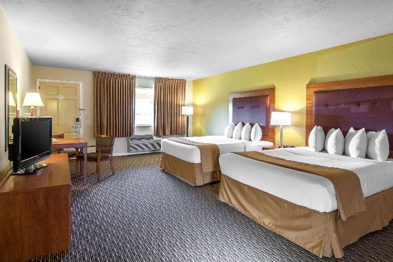 Quality Inn & Suites at Coos Bay 5