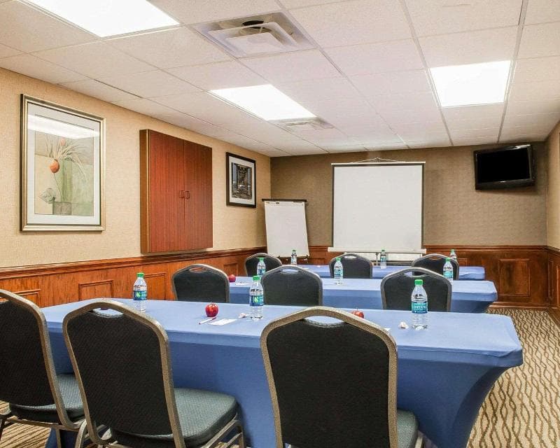 Comfort Suites Near texas A and M 5