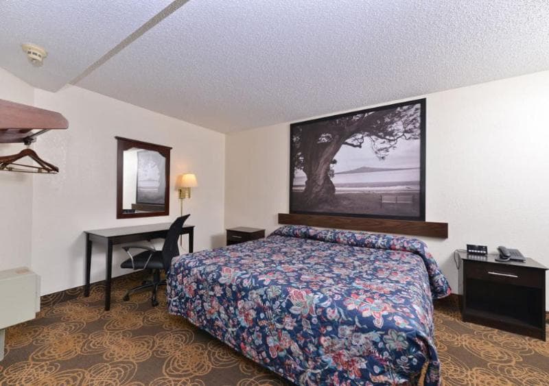 Gurnee Motel 5
