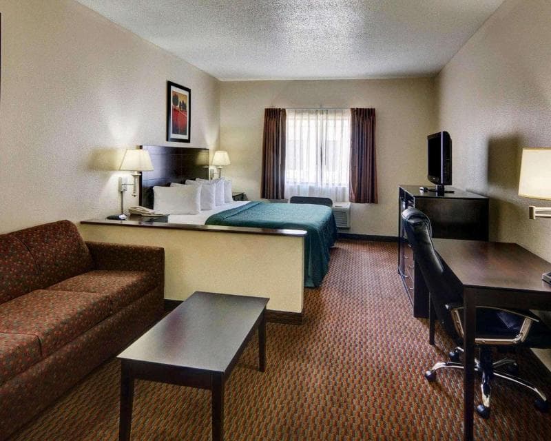 Quality Inn & Suites Wichita 3
