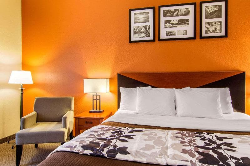 Sleep Inn & Suites 4