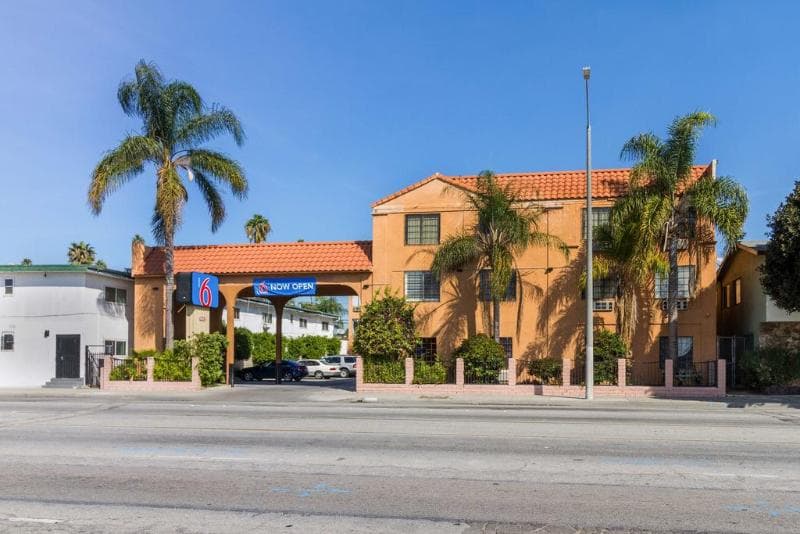 Motel 6 Inglewood 3