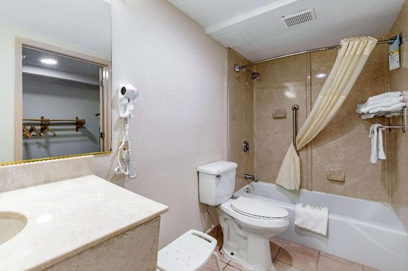 Quality Inn Tyler - Lindale photo 1
