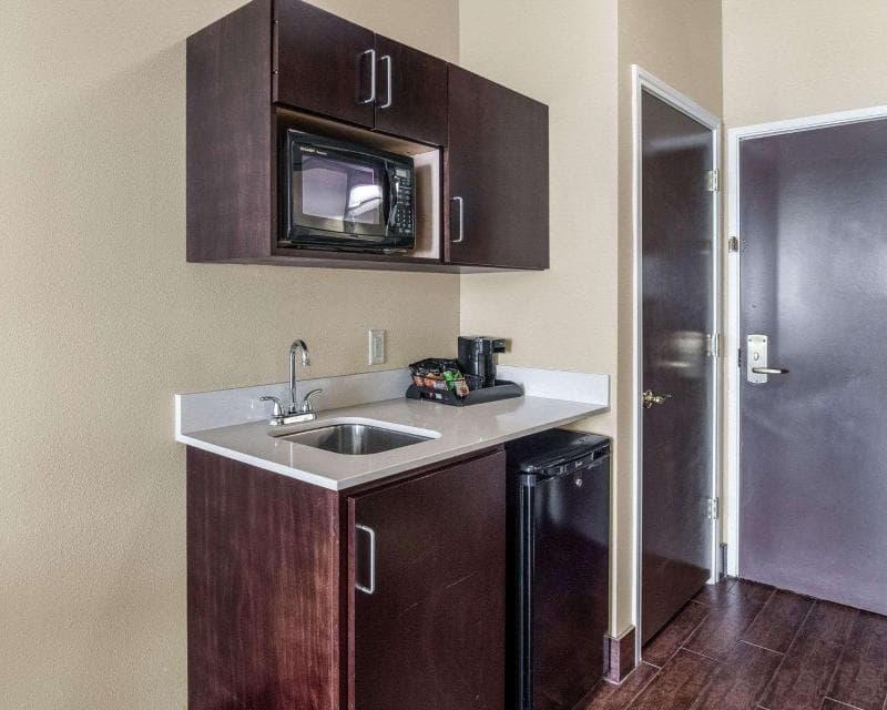 Comfort Suites Odessa 2