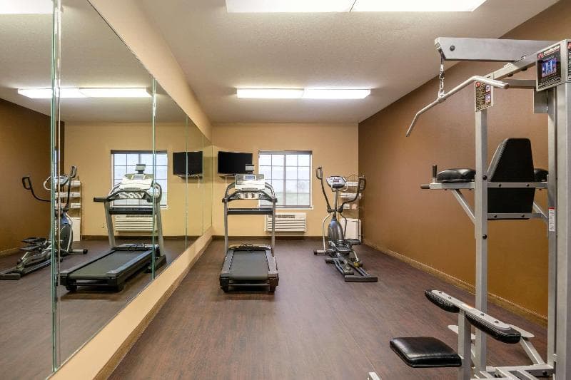 Comfort Inn & Suites 2