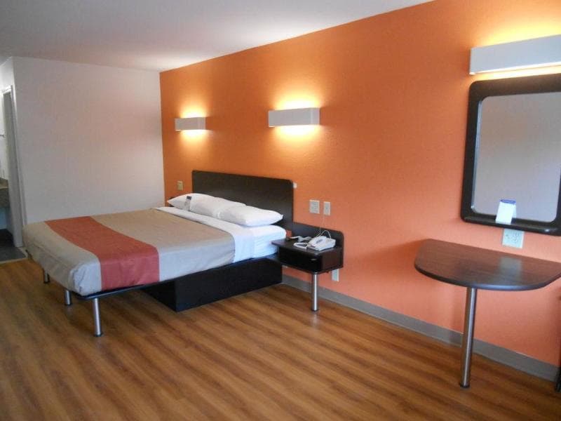 Motel 6 San Antonio S WW White Road photo 1