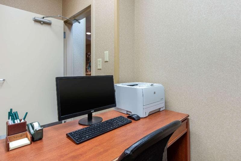 Quality Inn & Suites Benton - Draffenville photo 1