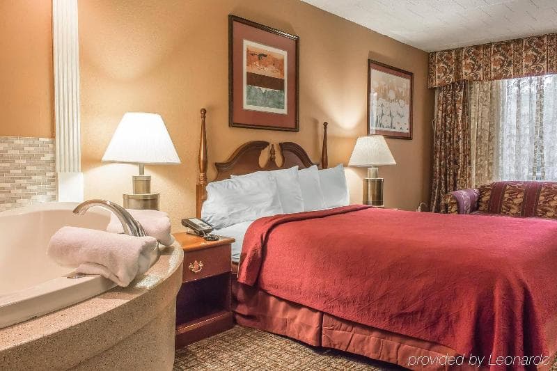 FairBridge Inn & Suites Poconos 2
