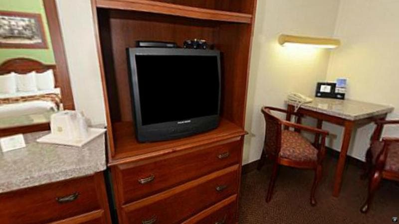Four Points by Sheraton Kalamazoo 2