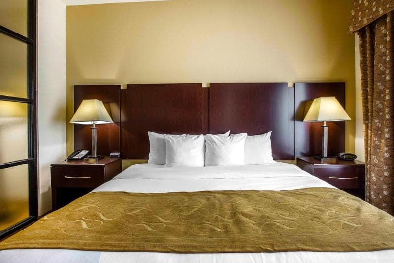 Comfort Suites photo 1