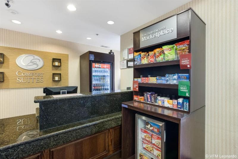 Comfort Suites Plainview 3