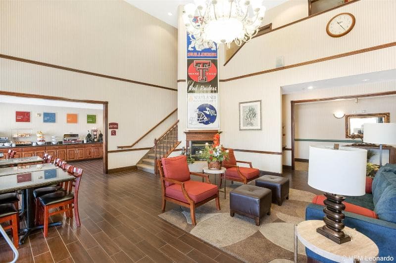 Comfort Suites Plainview 5