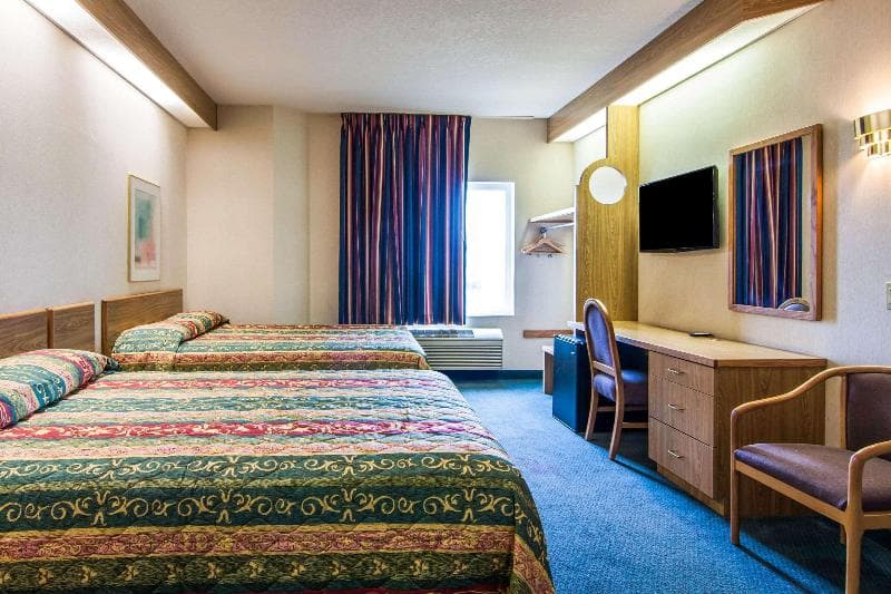 Rodeway Inn 4