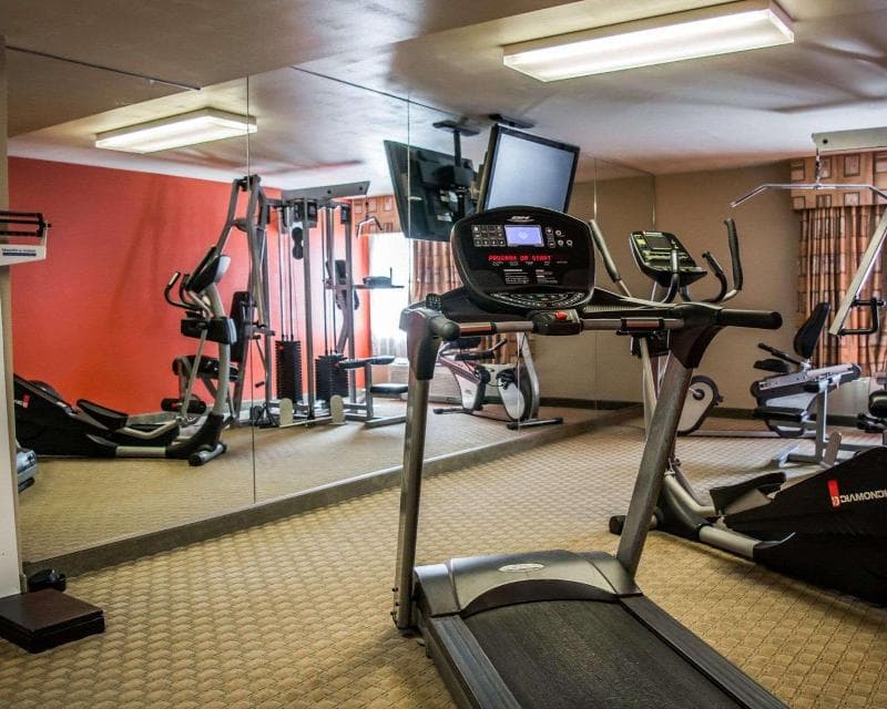 Quality Inn & Suites Near Fairgrounds Ybor City photo 1